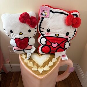 Set of 2 Hello Kitty Valentine’s Day Throw Pillows